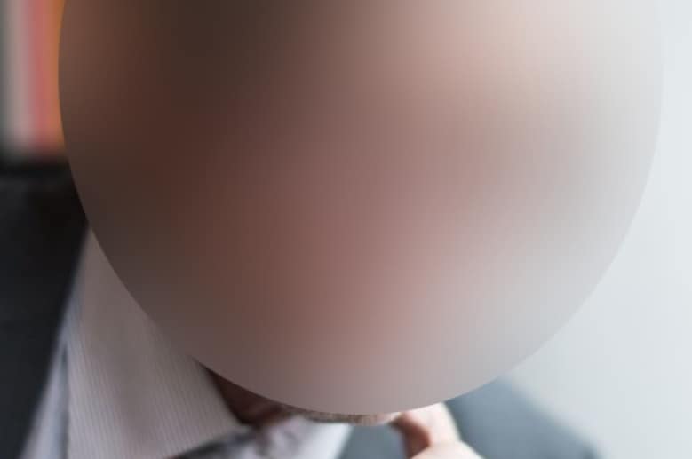 Kvinnan anmälde toppjuristen för våldtäkt – är själv åtalad för förtal