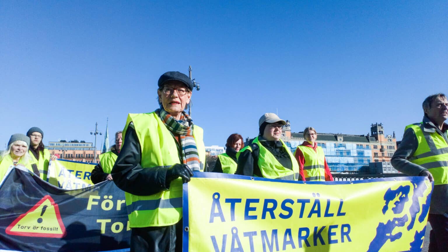 Klimatextremist från Återställ Våtmarker stör riksdagen