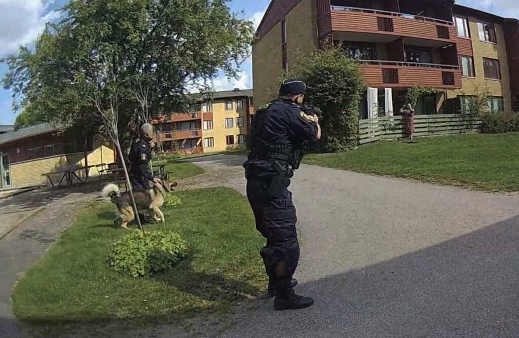 Polis sköt enbent kvinna – frias