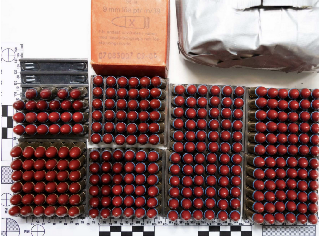 Tog över faderns explosiva material från Hemvärnet